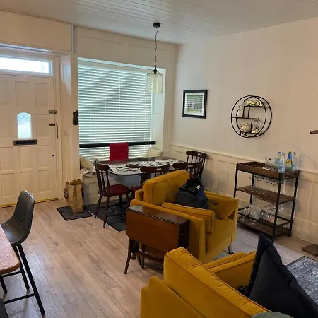 Historic House In 15 Minutes From Shannon Nyaraló
